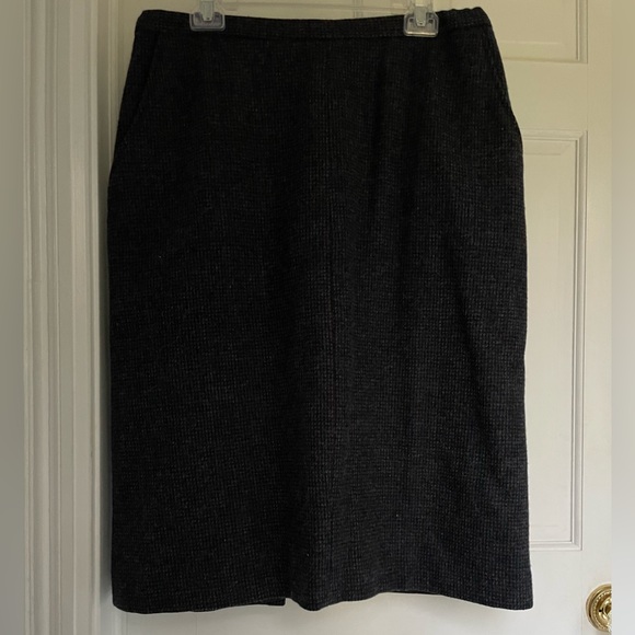 Gorgeous vintage wool skirt, size 16 1/2 beautiful tweed gray - Picture 6 of 9